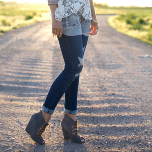 Shoemint gray lace up wedge Rare - Picture 2 of 5